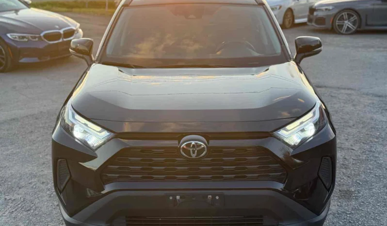 
								2022 Toyota RAV4 XLE AWD full									